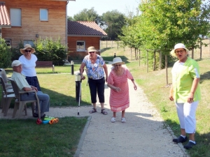 Après-midi jeux dans le parc de la Marpa